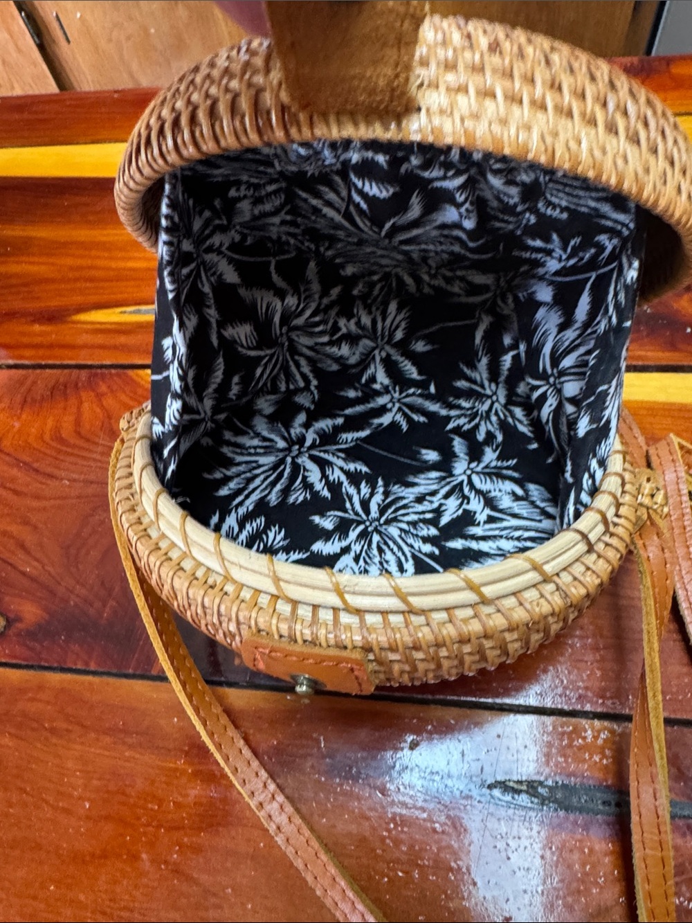 Woven Round Rattan Crossbody Bag in Natural Tan - Picture 3 of 4